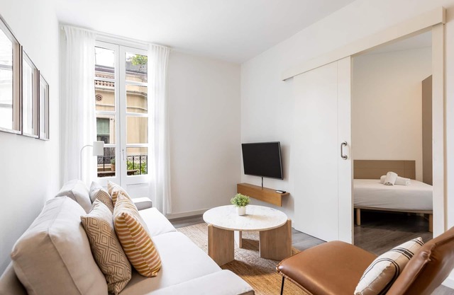DELUXE THREE BEDROOM APARTMENT