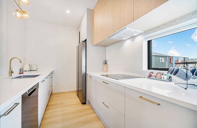Deluxe Three-Bedroom House with Barry Park view Unit 31