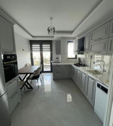 Deniz ve Şehir Manzaralı Lüks Kiralık Daireler