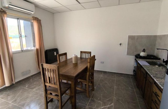 Depto en planta baja muy comodo hasta 4 personas con Aire acondicionado