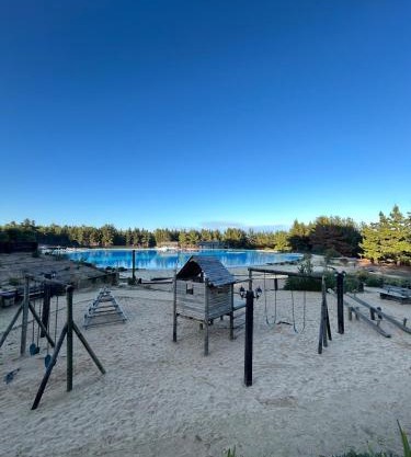 Depto Frente a Laguna y Patio Privado