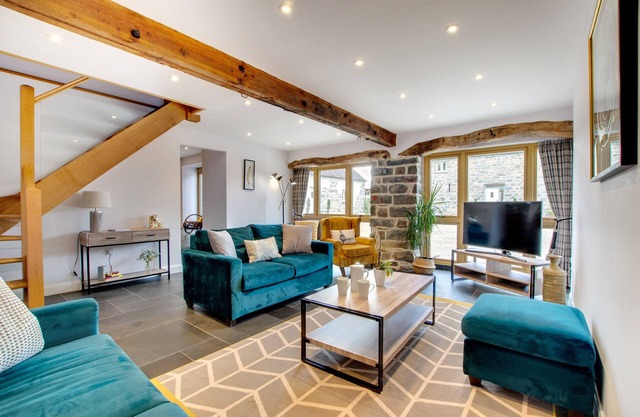 Derwen - Two Bedroom House, Sleeps 4