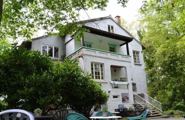 Des Jardins De La Fontaine Qui Bout