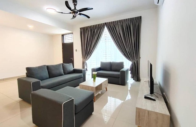 Desaru Homestay-Eva Melati Homestay 8M8 by Yolo Resort