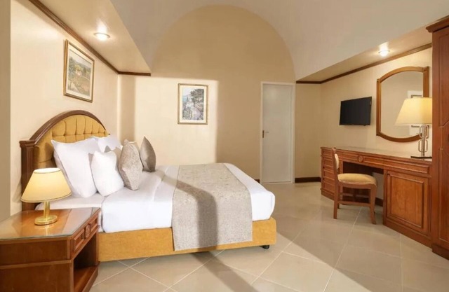 Desert Oasis with Kids Club, Pool & Spa Access l 2 Rooms with Garden View
