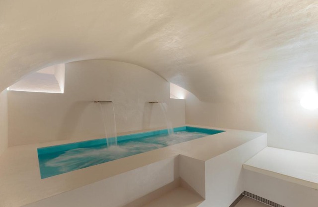 Design apartment with private pool in Campo dei Fiori