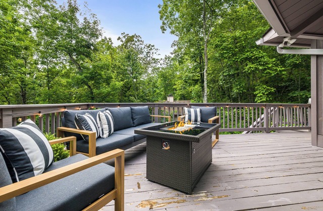 Design-Lover’s Getaway Game Room Hot Tub