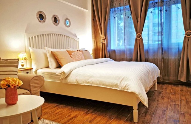 Designed and Furnished by an Interior Designer for a Maximum Comfort