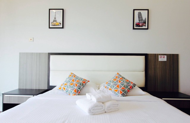 Designer 2BR Suite @ Imago/City Centre