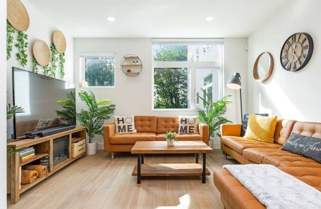 Designer 3B3B in Capitol Hill Pet Friendly