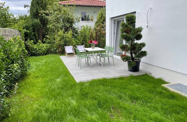 Designer vacation apartment/house in the house/sunny garden & terrace