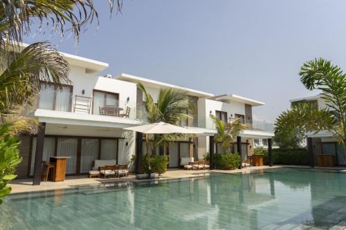 Designer Villa with Direct Pool Access