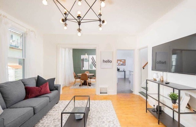 -Destination Downtown - 2 bed, 1 bath