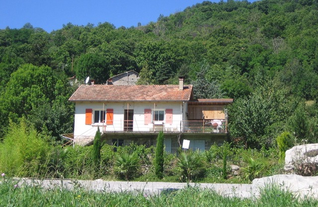 Detached house in natural park, Private river access