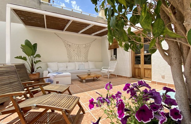 Detached house in Palma. Private Patio and Terrace