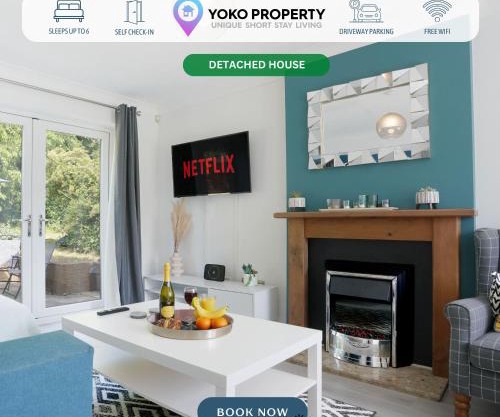 Detached House - Close to City Centre - Free Parking, Fast Wifi, Private Garden and Smart TV with Netflix by Yoko Property