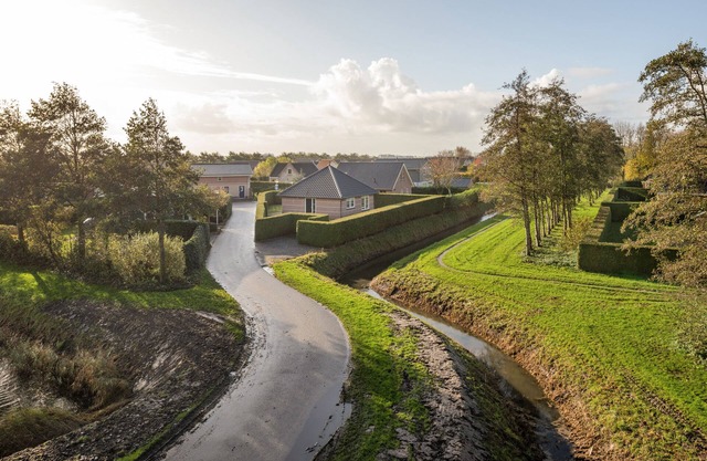 Detached house; garden fenced with conifers; lots of privacy; near the Wadden Islands