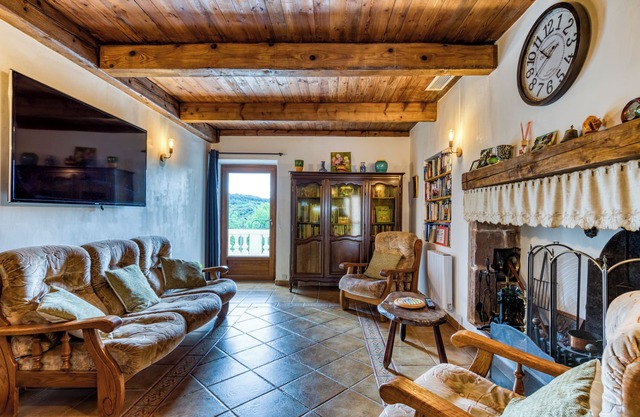 Detached house in the countryside - 2 terraces - 2.5 km from Lac du Salagou