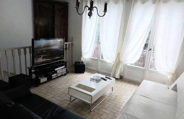 Detached house with garden near Amboise