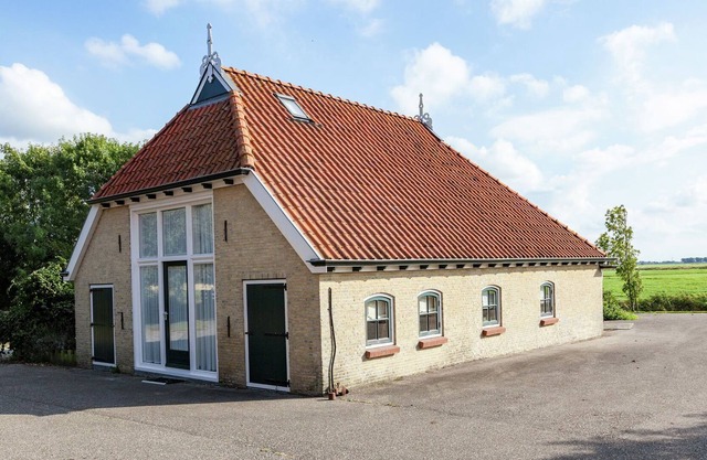 Detached rural house with garden in Pingjum, Friesland