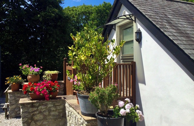 Detached Self-Contained Annexe on edge of Mullion Village