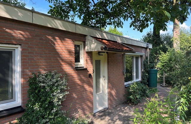 Detached vacation bungalow in the Veluwe 100 m from the forest