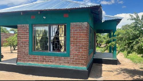 Dewclaw Baobob Safari Lodge