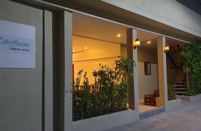 Dhiffushi Tourist Hotel