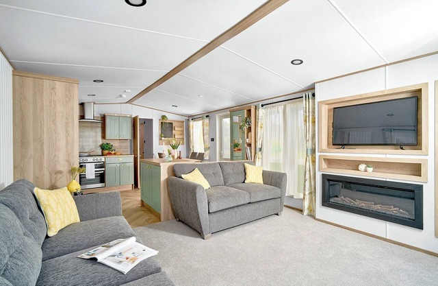 Diamond 2 Bed Caravan Hot Tub