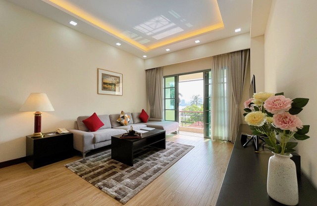 Diamond Westlake Suites