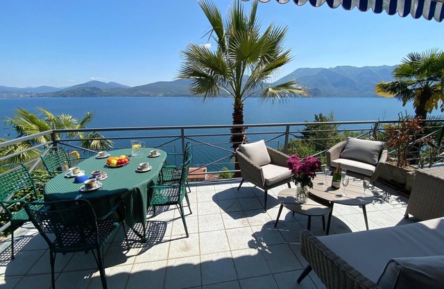 Diana villa with garden and lake view in Oggebbio