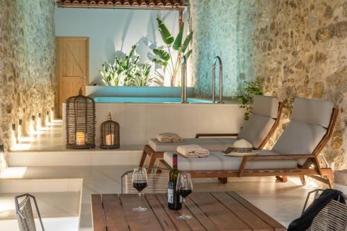 Dianthus Residence, Heated Pool & in-pool Whirlpool, By Thinkvilla