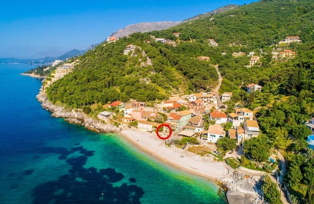 Dinos - One Bedroom Apartment, Sleeps 4