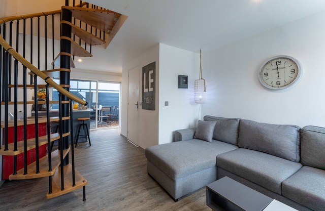 Dionysos - Balcon - Jacuzzi