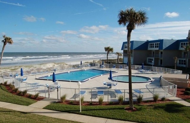 Dir Ocean Beach 2BR/2BA Condo-