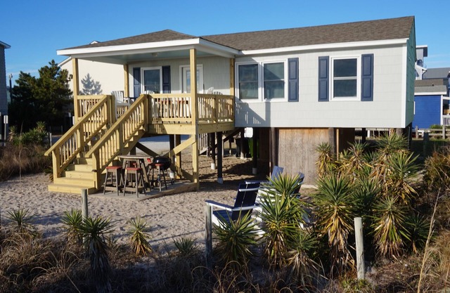 Direct Oceanfront 3 bedroom rustic beach cottage. Great beach memories!