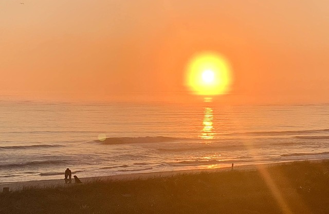 DIRECT Oceanfront, 2BR/2BA w/Panoramic Views! 7 mins to downtown St. Augustine!