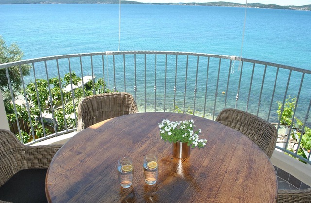 Direct Seaside Living At It's Best