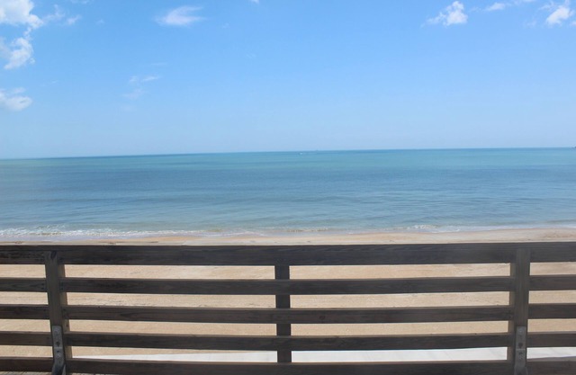 Directly on one of Florida's Best Beaches! Vilano Bch. Oceanfront, St. Augustine