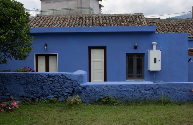 Discount!For July 2019. Single house with large courtyard and splendid garden