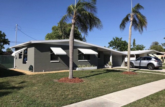 DISCOUNT Great Reviews 1 bdrm Beach, Springs, Lanai, Fenced Yard, Dogs, No Cats