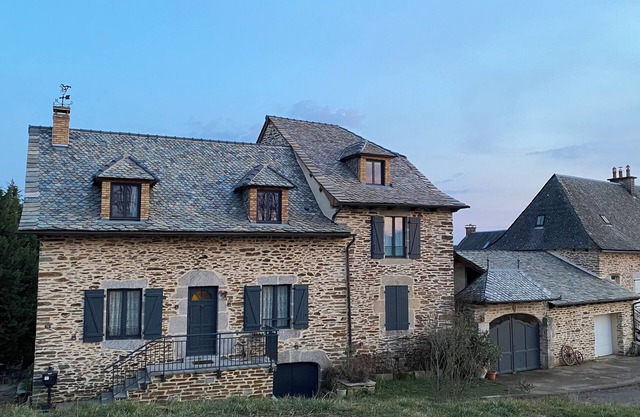 Discover authentic Aveyron in the heart of a hamlet near Estaing.