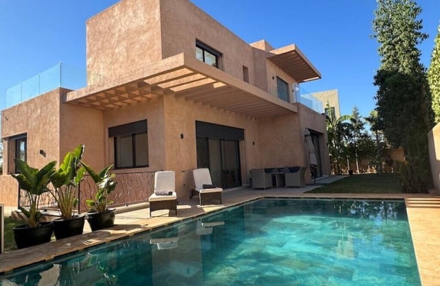 Discover Luxury Living: A Modern Retreat in Marrakech's Prestigious Golf Resort!