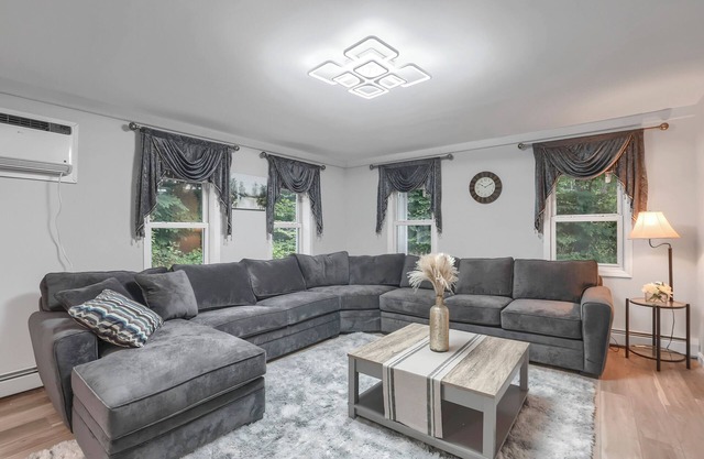 Discover Nature’s Glory! Perfect Family Home