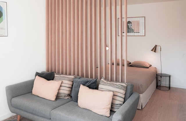 Discover the elegance of Aurora Suite, a magnificent apartment in Geneva.