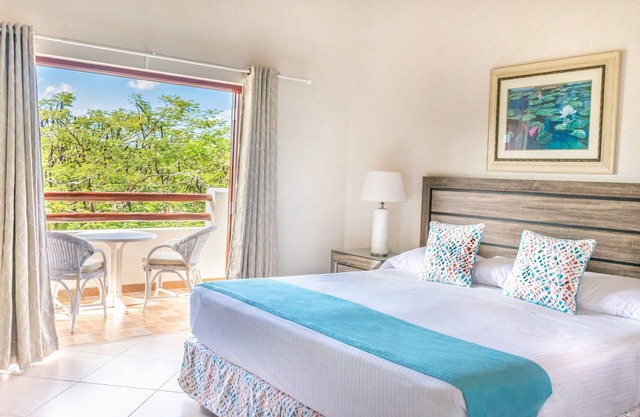 Discover West Coast of Barbados! Relaxing Units Near Cove Bay! Parking!