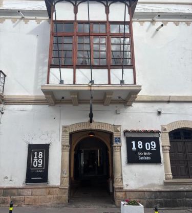 Distrito Hostal Y Gatro bar