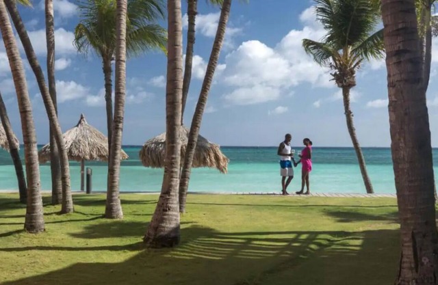 Divi Dutch Village ~ Pools ~ Beach Access ~ Onsite Dinning