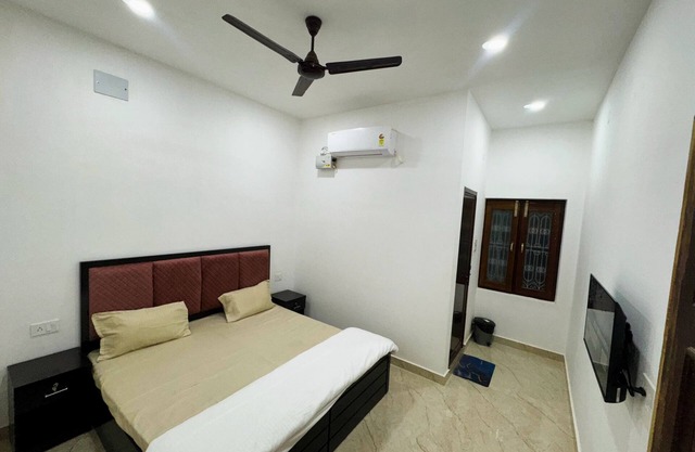 Divine Kashi | Near Shree Kashi Vishwanath Temple