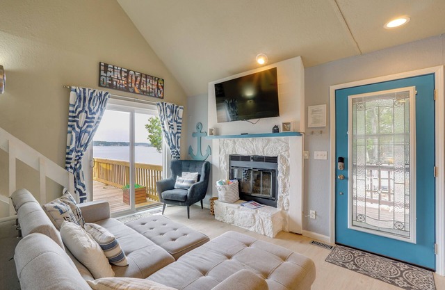 Dock + Slip: Lakefront Linn Creek Home!